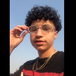 Meet your Posher, Dario